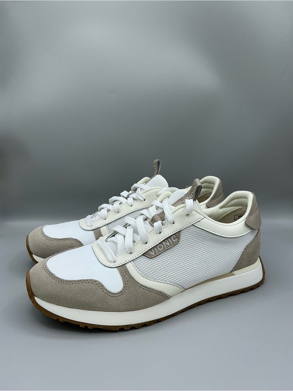 Vionic Women's Monarch Sneaker in Cobblestone Size 8.5 White and Taupe